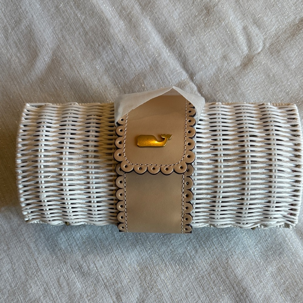 Vineyard Vines Tan and White Woven Clutch